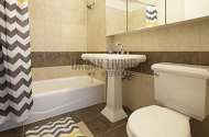 Modern residence Yorkville - Bathroom