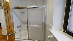 Apartment Fashion District - Bathroom