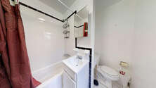 Apartment Fashion District - Bathroom