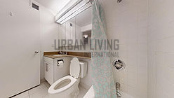 Apartment Theatre District - Bathroom