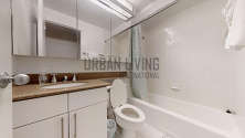 Apartment Theatre District - Bathroom