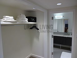 Apartment Midtown East - Bathroom