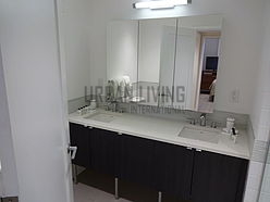 Apartment Midtown East - Bathroom