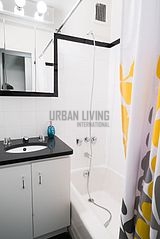 Apartment Yorkville - Bathroom