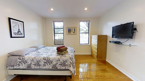 Long Island City studio