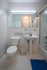 Apartment Hell's Kitchen - Bathroom