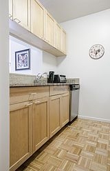 Apartment Hell's Kitchen - Kitchen
