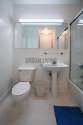 Apartment Hell's Kitchen - Bathroom