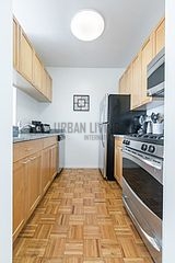 Apartment Hell's Kitchen - Kitchen