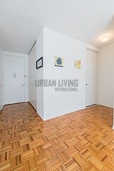 Apartment Hell's Kitchen - Living room