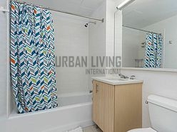 Apartment Hell's Kitchen - Bathroom