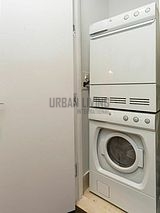 Modern residence Financial District - Bathroom