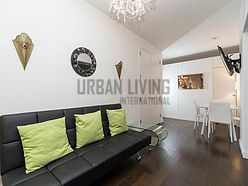 Modern residence Financial District - Living room