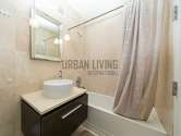 Modern residence Financial District - Bathroom