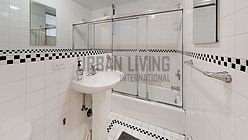 Apartment Hell's Kitchen - Bathroom