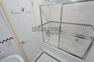 Apartment Hell's Kitchen - Bathroom