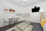 Apartment Midtown West - Living room