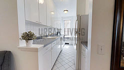 Apartment Theatre District - Kitchen