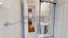 Apartment Theatre District - Bathroom