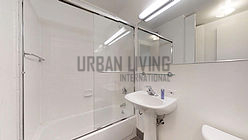 Apartment Hell's Kitchen - Bathroom