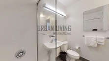 Apartment Hell's Kitchen - Bathroom
