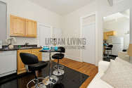 Apartment Hell's Kitchen - Living room