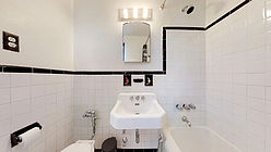 Apartment Yorkville - Bathroom