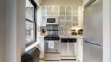 Apartment Midtown East - Kitchen