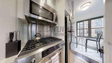 Apartment Midtown East - Kitchen