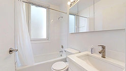 Apartment Theatre District - Bathroom