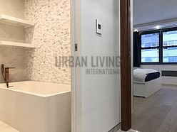 Apartment Midtown East - Bathroom 2