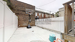 House Flatbush - Yard