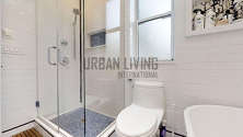 House Flatbush - Bathroom
