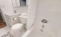 Apartment Theatre District - Bathroom