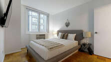 Apartment Theatre District - Bedroom 