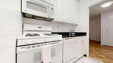 Apartment Theatre District - Kitchen