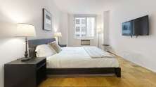 Apartment Theatre District - Bedroom 
