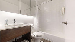 Apartment Theatre District - Bathroom