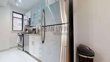 Apartment Midtown East - Kitchen