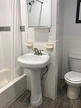 Apartment Fashion District - Bathroom