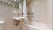 Apartment Midtown East - Bathroom