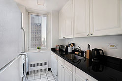 Apartment Theatre District - Kitchen