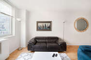 Apartment Theatre District - Living room