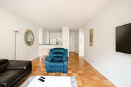 Apartment Theatre District - Living room