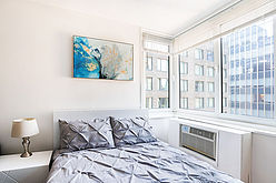 Apartment Theatre District - Living room