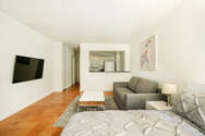 Apartment Theatre District - Living room