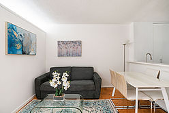 Apartment Theatre District - Kitchen