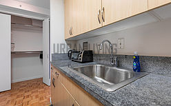 Apartment Theatre District - Kitchen