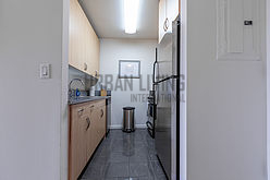 Apartment Theatre District - Kitchen
