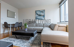 Apartment Theatre District - Living room